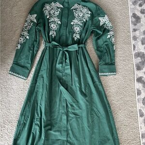 &merci - NWT Avara Green Embroidered midi Dress